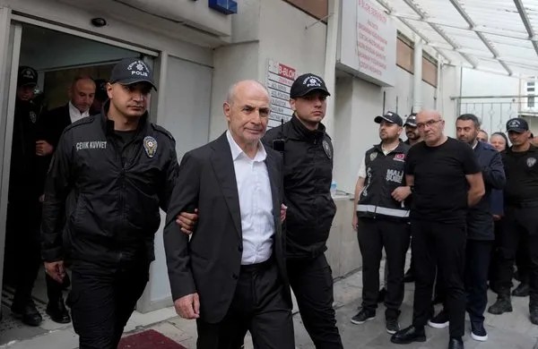 Antalya Adana Adıyaman belediye başkanlarına gözaltı! CHP'li belediyelerde rüşvet düzeni